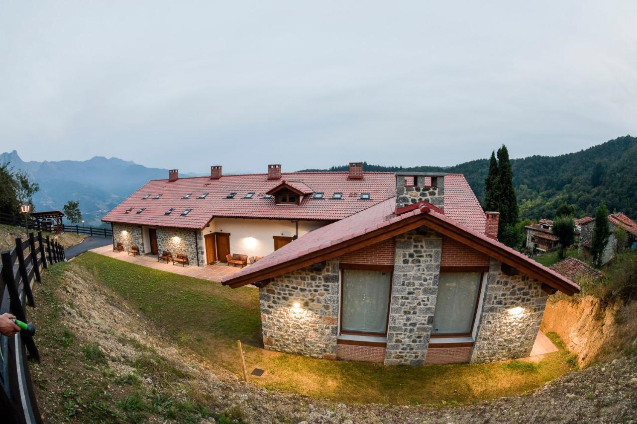 Apartamentos Los Picos De Europa Colio Экстерьер фото