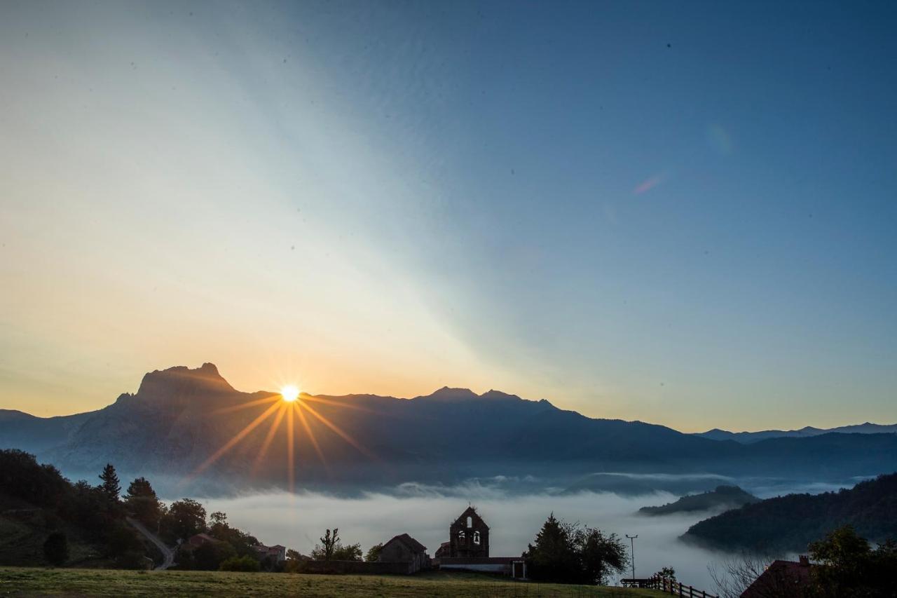 Apartamentos Los Picos De Europa Colio Экстерьер фото