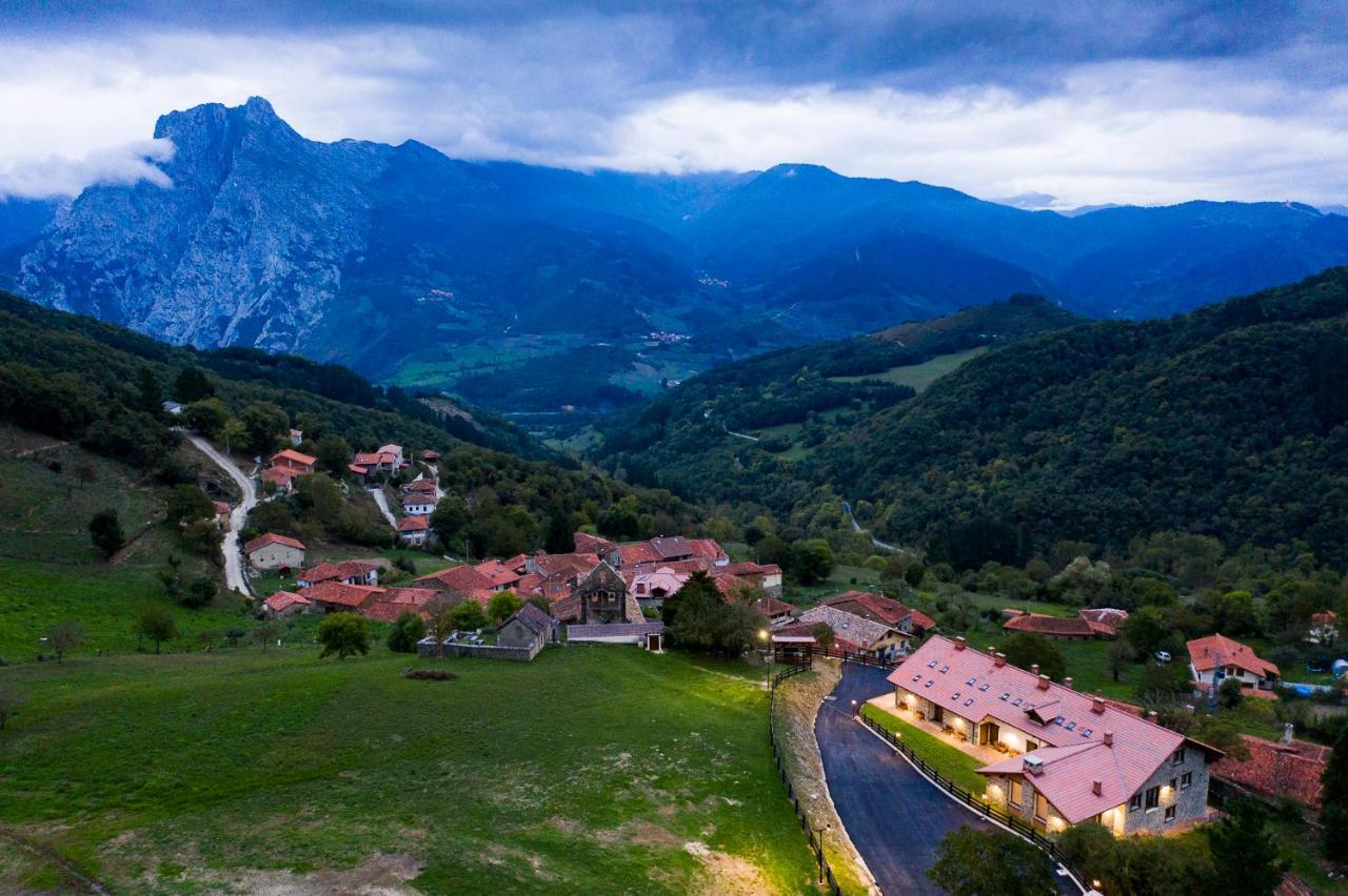 Apartamentos Los Picos De Europa Colio Экстерьер фото