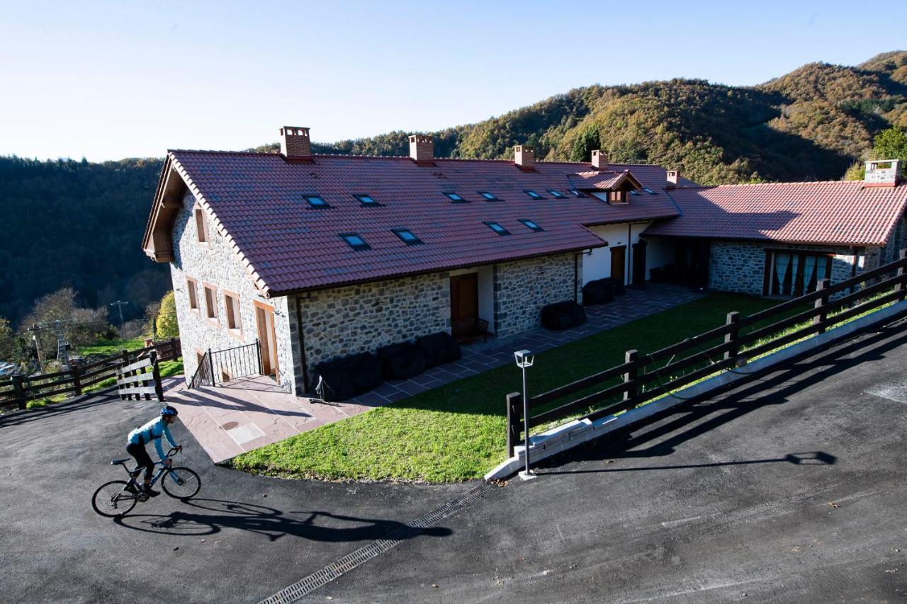 Apartamentos Los Picos De Europa Colio Экстерьер фото